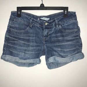 Levi Juniors Midi Jean shorts Size 9